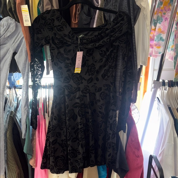 3 piece Elegant Floral Dress bundle - Picture 3 of 4